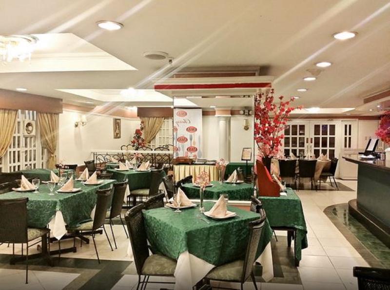 Cherry Blossoms Hotel Manila Exterior foto