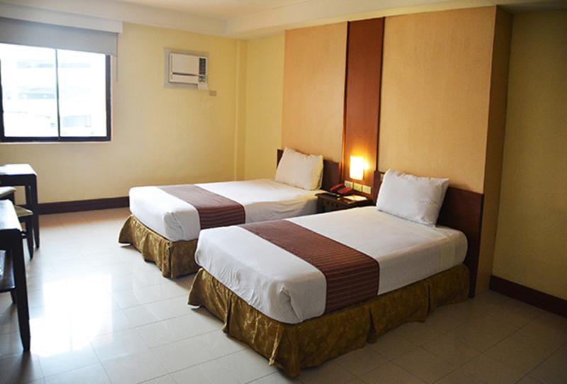 Cherry Blossoms Hotel Manila Exterior foto